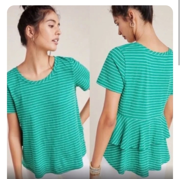 Elevated T-shirt with two ruffles on the back - Picture 5 of 5